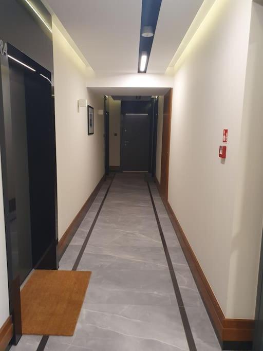 Apartment Blue Strict Center